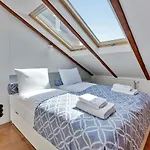 아파트 Cosy Attic - Klimatyczny Na Poddaszu Z Parkingiem By Lion 소포트