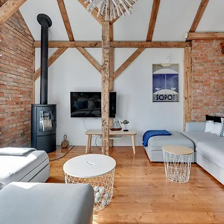 Lion - Cosy Attic Lägenhet