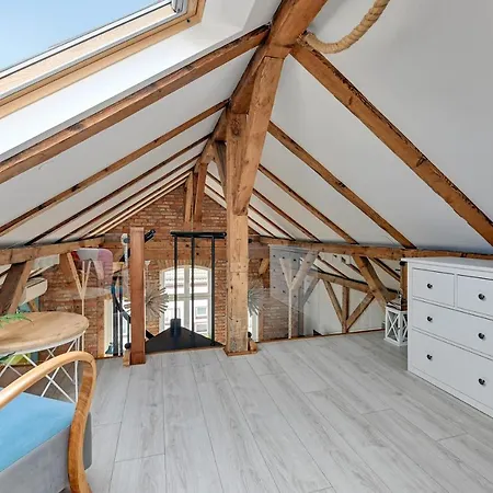 Cosy Attic - Klimatyczny Na Poddaszu Z Parkingiem By Lion アパート *